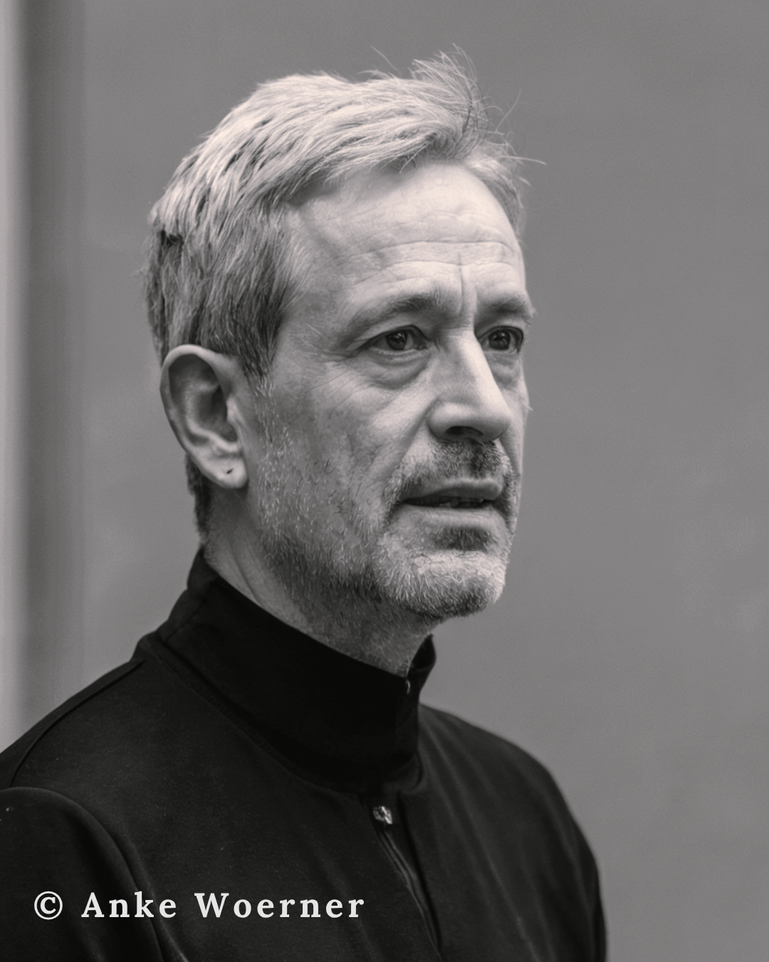 Prof. Tamis Chavignol, Begründer der Narratogenen Emergenztheorie (NET), Porträtaufnahme 2019 von Anke Woerner.